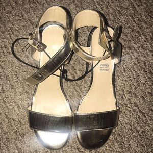 BRAND NEW Liz Claiborne Heels (Size: 8M)